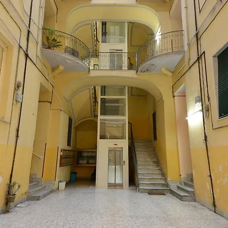 Alojamento de Acomodação e Pequeno-almoço In Centro Castellammare di Stabia